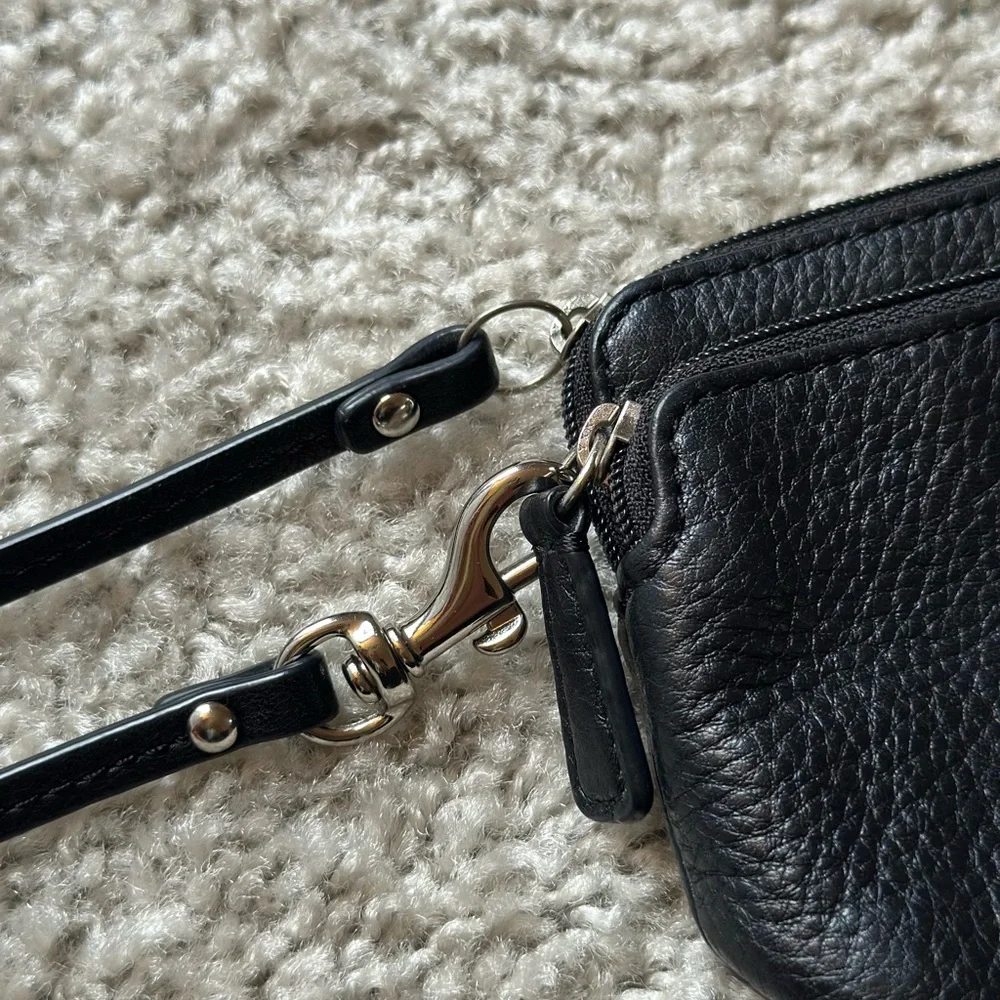 Black leather coach wristlet - Picture 3 of 7